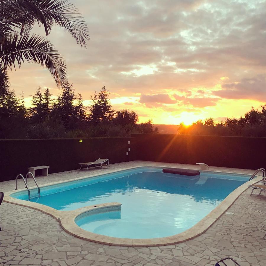 Trullo Al Monte Bed & Breakfast Ceglie Messapica Bagian luar foto